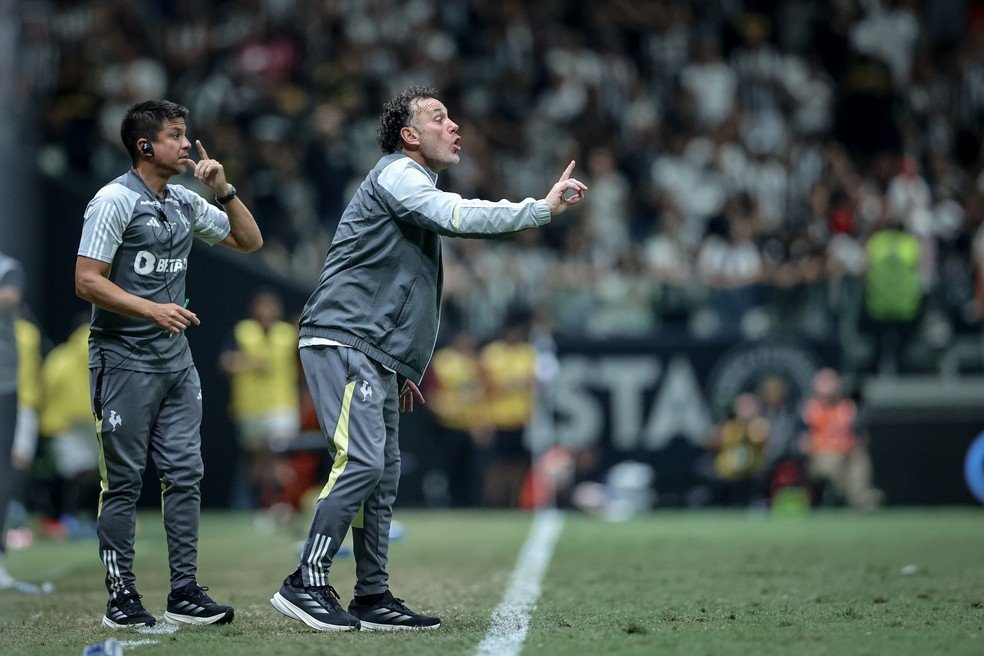 Milito Exalts Atlético-MG's Defensive Control Over São Paulo in Copa do Brasil